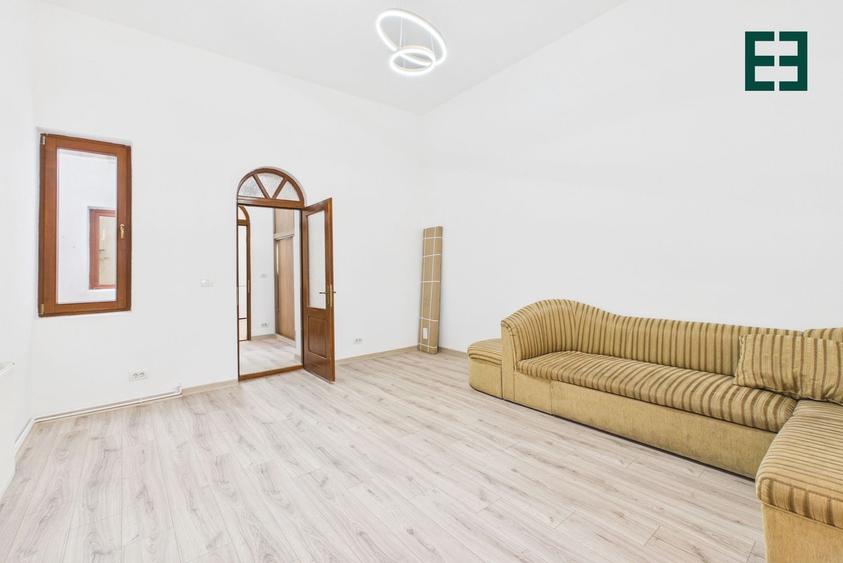 Apartament cu 2 camere semidecomandat, mobilat în Central