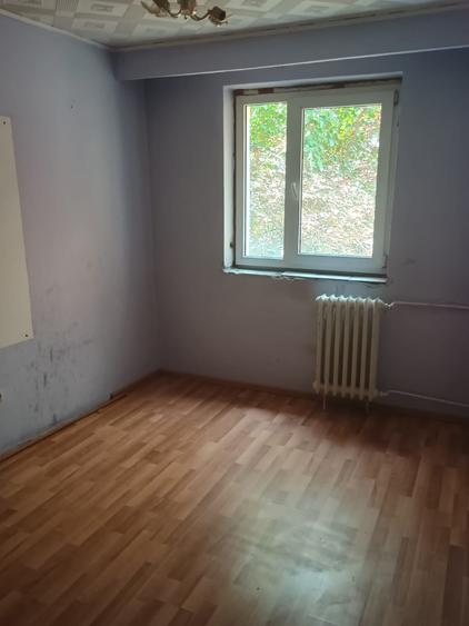 Apartament cu 4 camere semidecomandat în Sălăjan