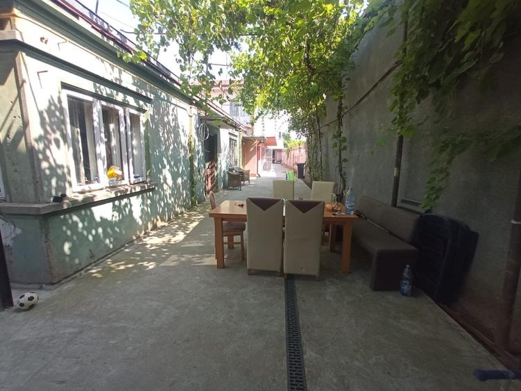 Casă cu 4 camere în Central