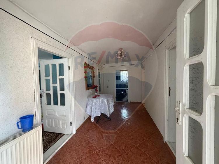Casă individuală cu 5 camere cu Teren 1513 Mp în Câmpineanca