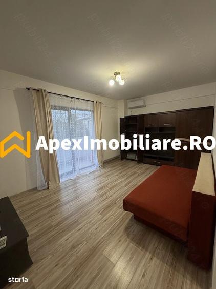 Garsonieră decomandată în Central