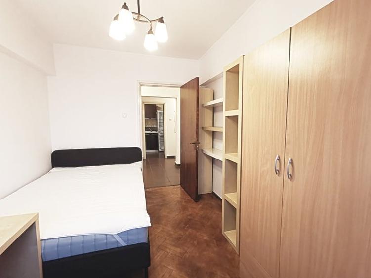 Apartament cu 3 camere decomandat în Lacul Tei