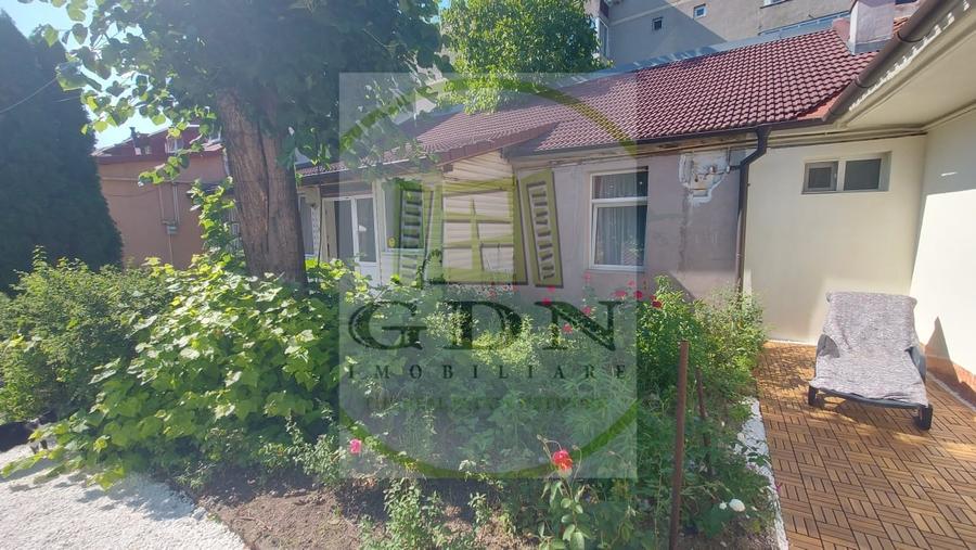 Casă individuală cu 3 camere cu Canalizare în Centrul Civic