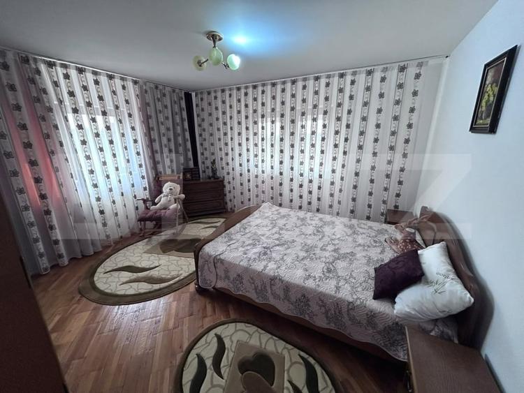 Duplex cu 14 camere cu Canalizare în Exterior Nord