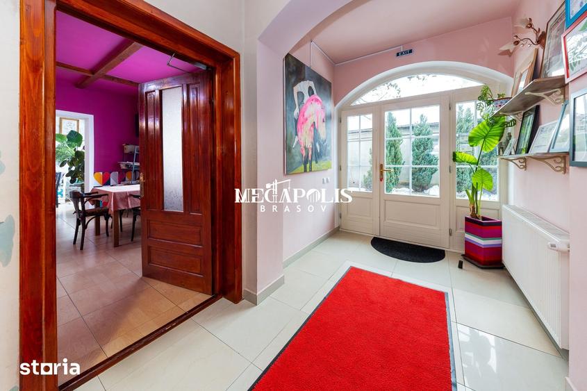 Casă cu Teren 1077 Mp în Central