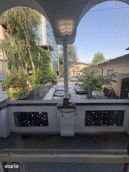 Casă cu 9 camere cu Teren 300 Mp în Eminescu