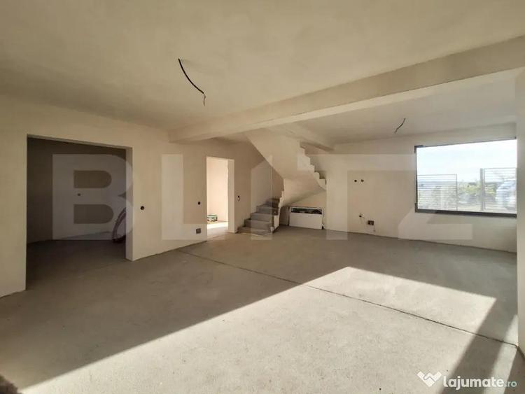 Casă cu 4 camere cu Teren 350 Mp în Dezmir