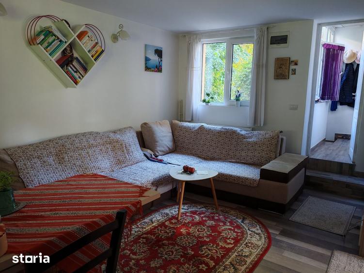 Casă cu 4 camere cu Teren 530 Mp în Răzvad