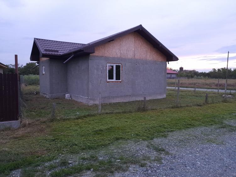Casă cu 3 camere în Stejaru