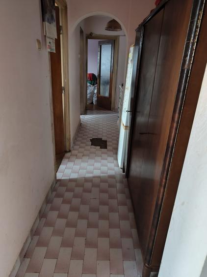 Apartament cu 3 camere decomandat în Drumul Taberei