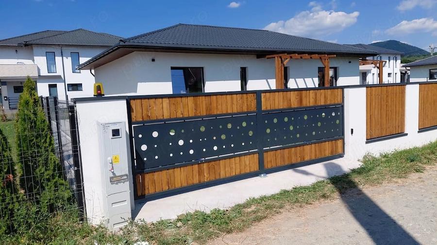 Casă cu Teren 600 Mp în Central