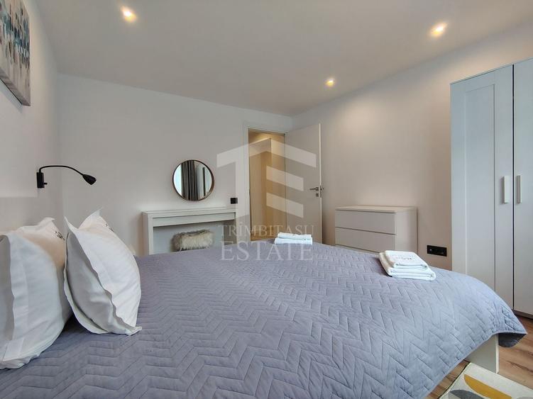 Apartament cu 3 camere decomandat, mobilat în Central