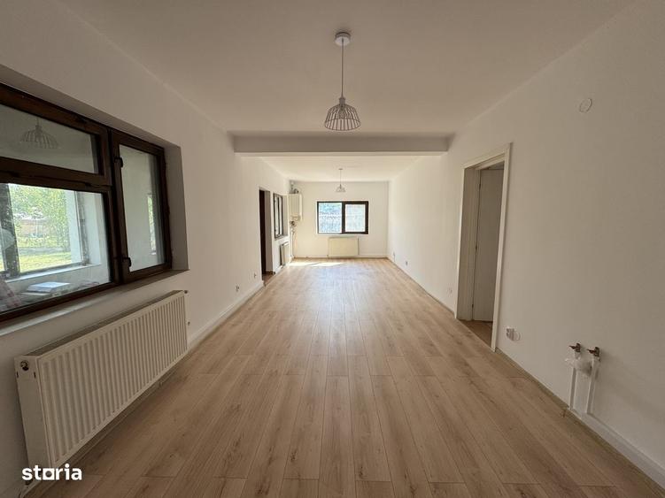 Casă cu 4 camere cu Teren 1000 Mp în Holboca