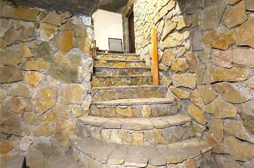 Casă individuală cu 3 camere cu Canalizare în Mihail Kogălniceanu