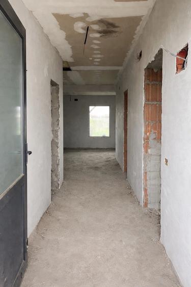 Casă cu Teren 300 Mp în Moșnița Nouă