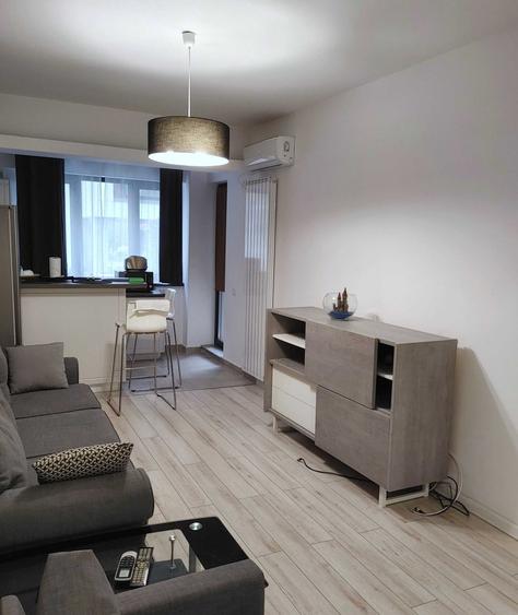 Apartament cu 2 camere decomandat în Splaiul Unirii