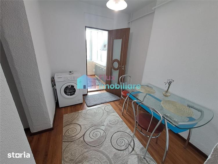 Apartament cu 2 camere decomandat în Policlinica