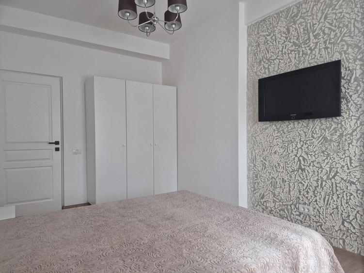 Apartament cu 3 camere decomandat în Cerneți