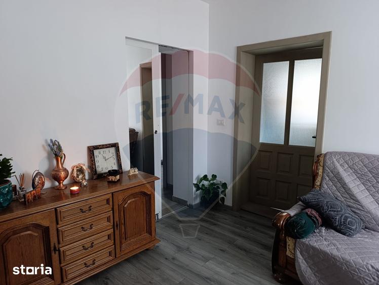 Casă cu 5 camere cu Teren 343 Mp în Central