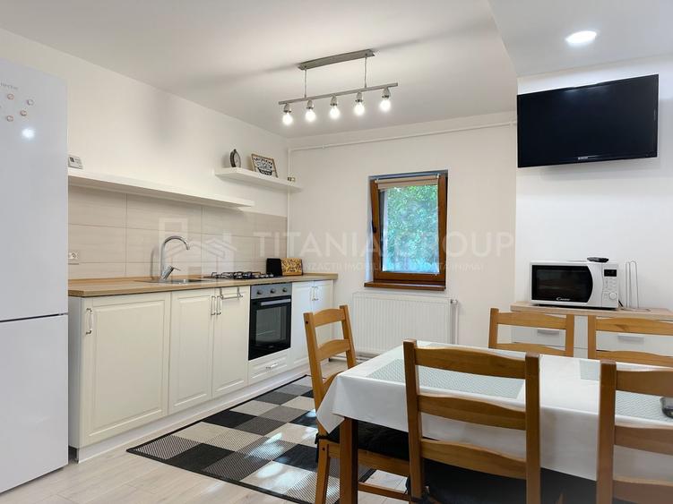 Apartament cu 3 camere decomandat în Tractorul