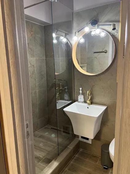 Apartament cu 2 camere decomandat, mobilat în Casa de Cultură