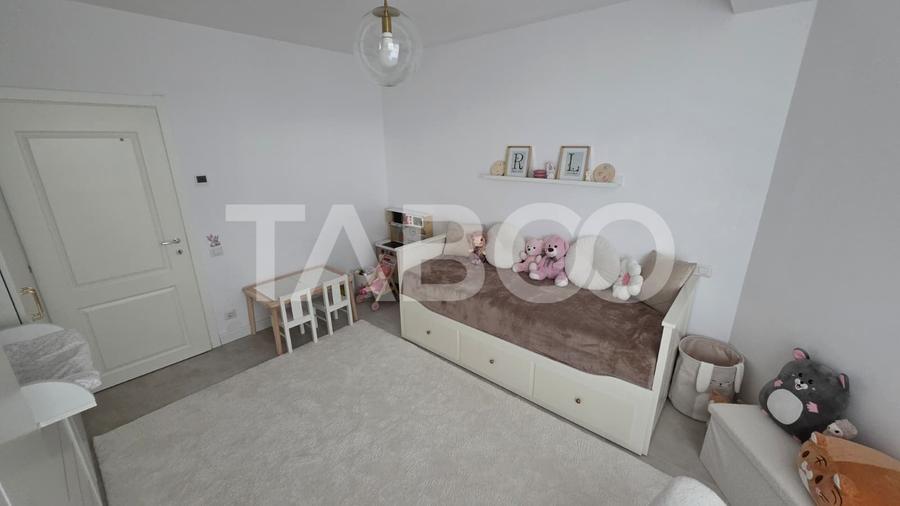Apartament cu 3 camere decomandat, mobilat în Mihai Viteazul