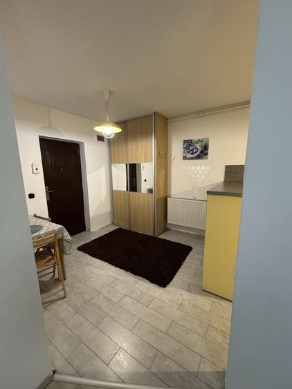 Apartament cu 2 camere semidecomandat în Florești