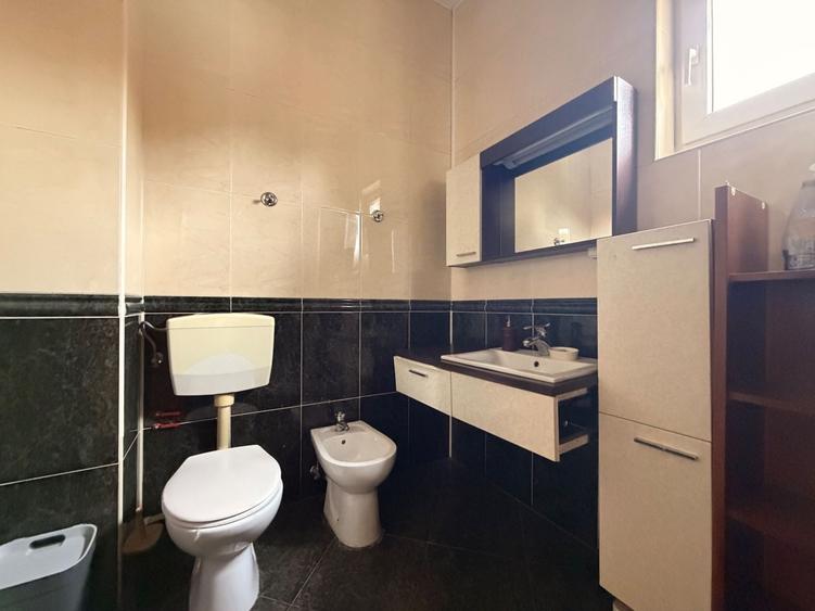 Casă individuală cu 5 camere cu Canalizare în Dămăroaia