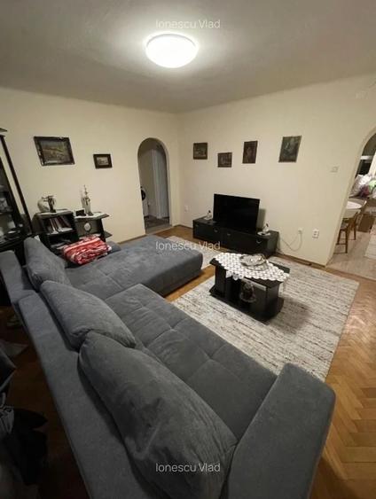 apartament cu 2 camere zona PTA 700 -CENTRAL la 400 euro - 1