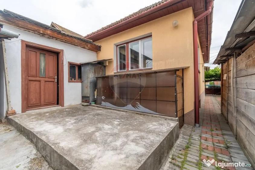 Casă cu 2 camere cu Teren 459 Mp în Dâmbul Rotund
