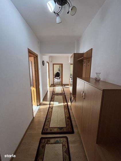 Apartament cu 4 camere decomandat în Central