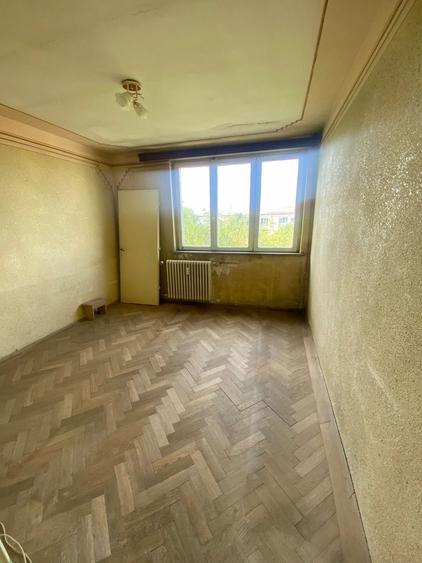 Apartament cu 2 camere semidecomandat în Calea București