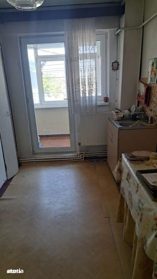 Apartament cu 3 camere în Brăilița