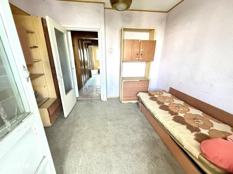 Apartament cu 3 camere decomandat în Mioriței — fotografia 2