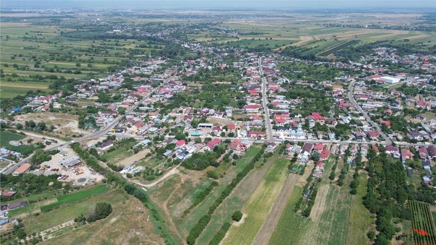 Teren de 4699 mp, în Milcovul