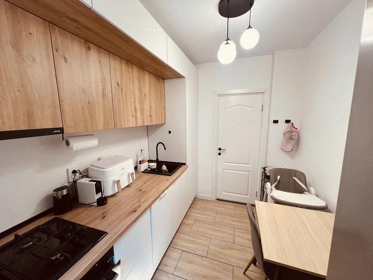 Apartament cu 3 camere semidecomandat în Nord