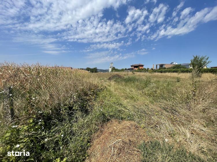 Teren de 1800 mp, în Sângeorgiu de Mureș