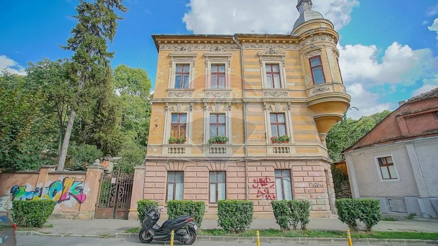 Casă cu 4 camere cu Teren 1048 Mp în Brașovul Vechi
