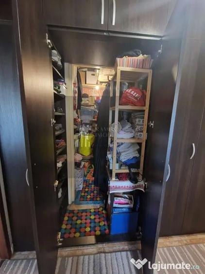 Apartament cu 4 camere semidecomandat în Central