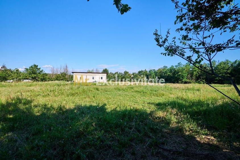 Casă cu 1 camere cu Teren 1100 Mp în Budeasa