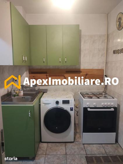 Apartament cu 2 camere semidecomandat în Berceni