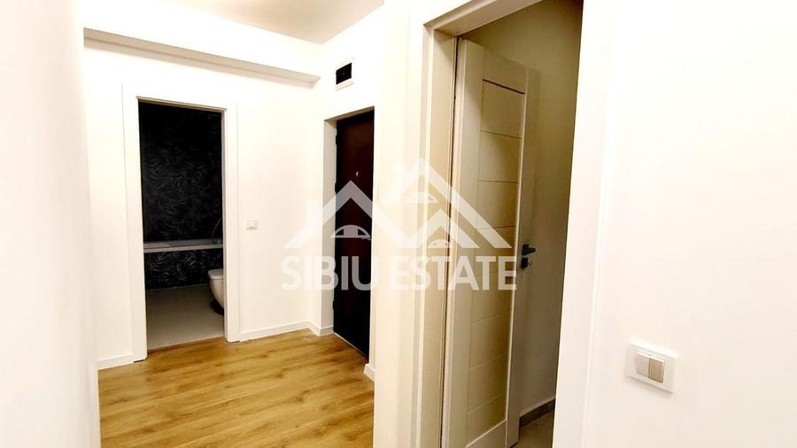 Apartament cu 3 camere decomandat în Sud-Vest