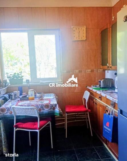 Apartament cu 4 camere decomandat în Aviatorilor