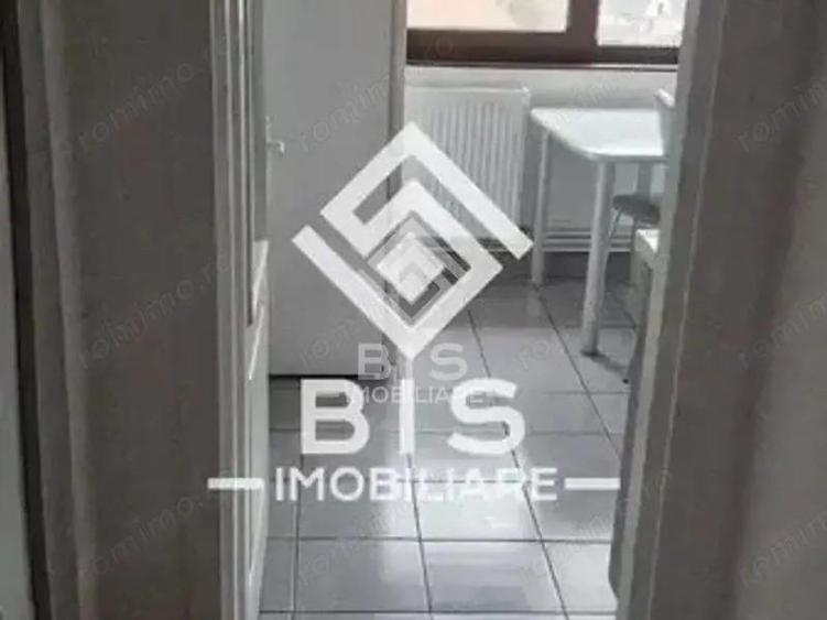 Garsonieră decomandată în Decebal