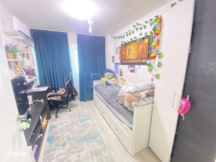 Apartament cu 3 camere semidecomandat în Ciupercenii Noi