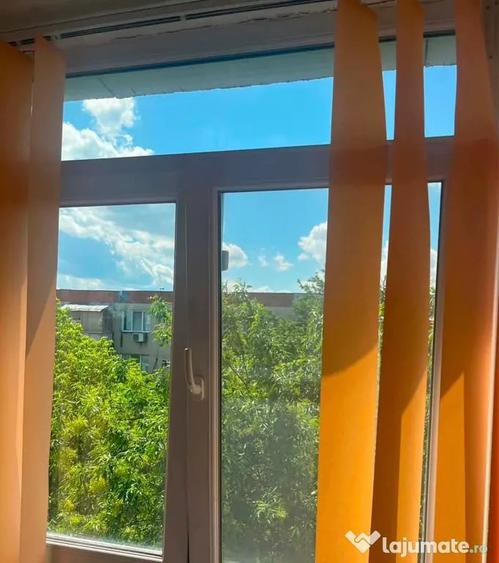 Apartament cu 4 camere semidecomandat în Crihala