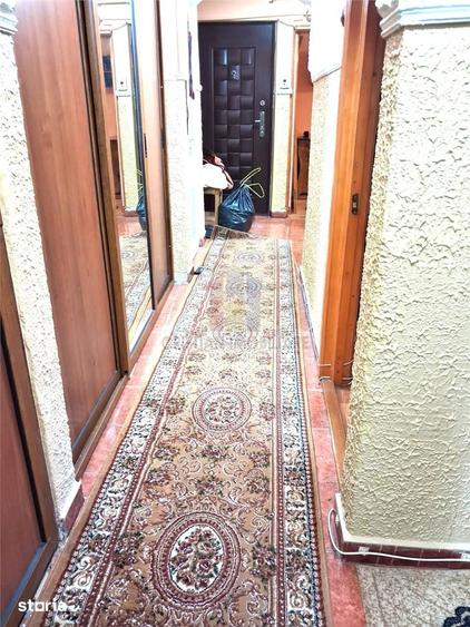 Apartament cu 3 camere decomandat în Viziru 2