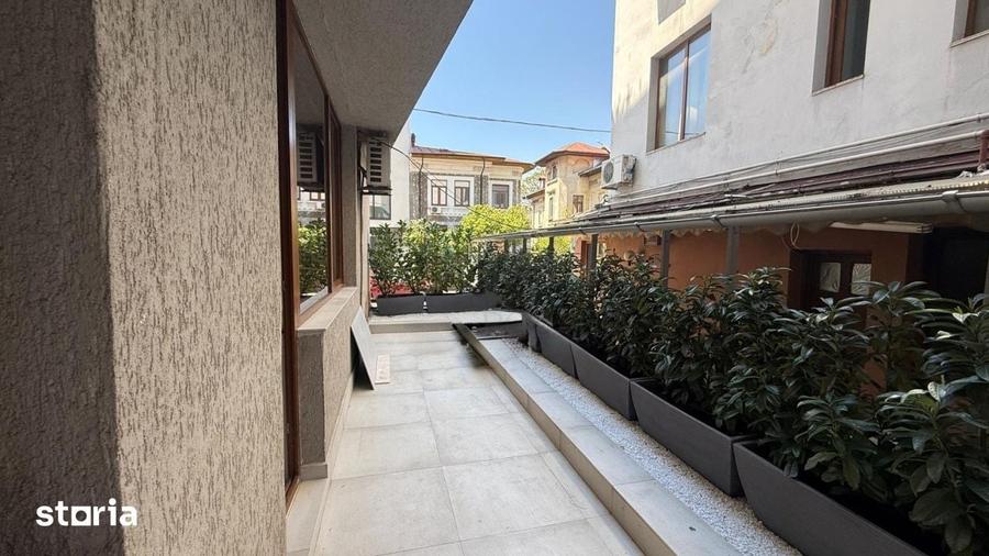 Apartament cu 3 camere semidecomandat în Aviatorilor