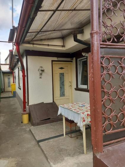 Casă individuală cu 4 camere cu Canalizare în Tomis II