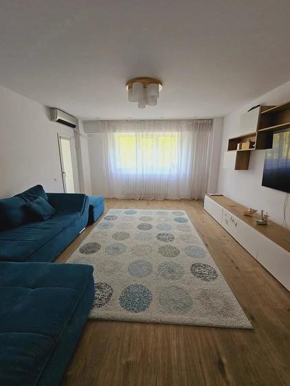Apartament cu 3 camere decomandat în Muncii